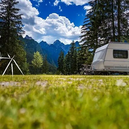 Hochoben & Mobilhomes شاليه مالنتز